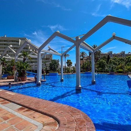 Benal Beach, Luxury Sea & Mountain View Beachside 1 Bedroom Apartment Бенальмадена Экстерьер фото