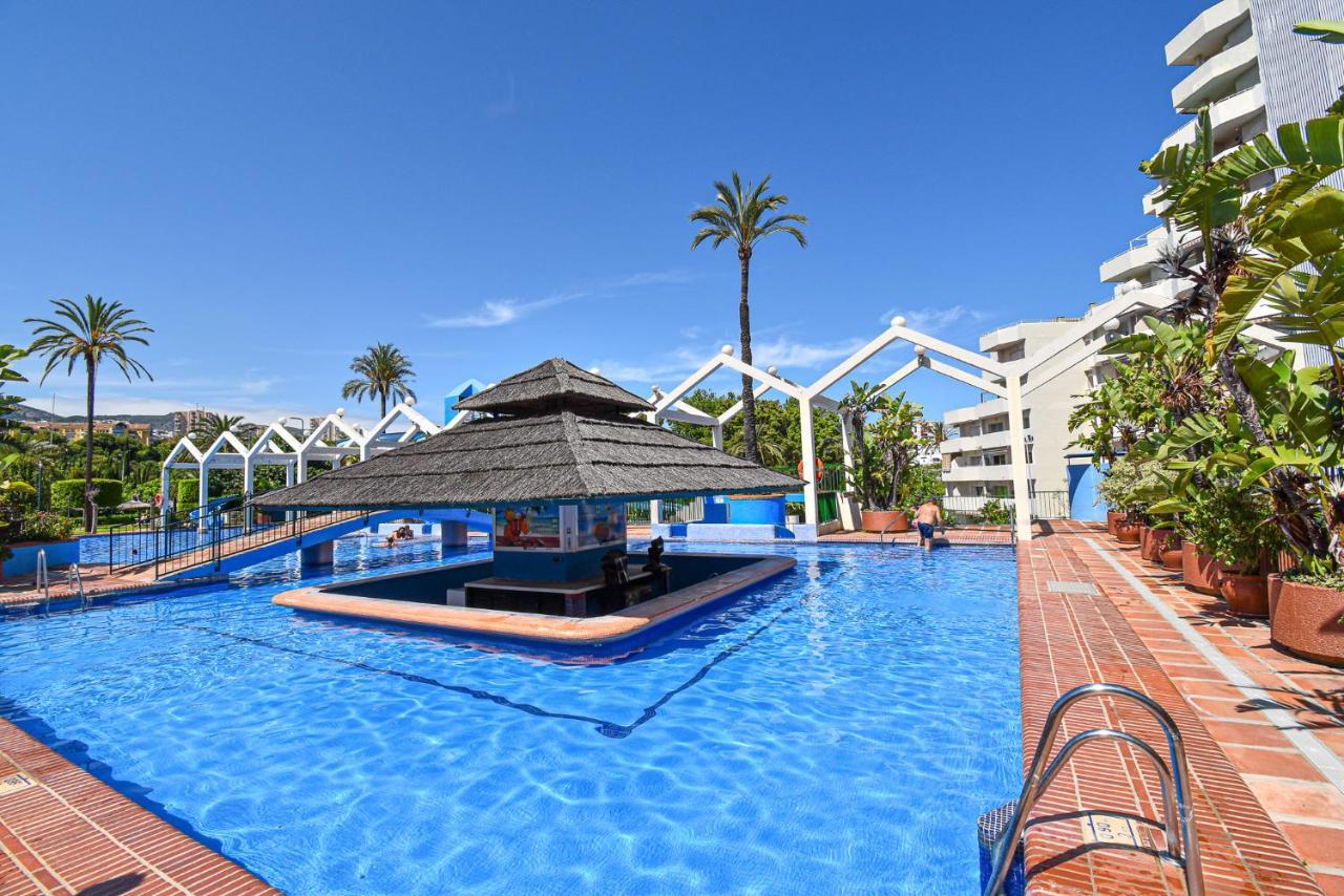 Benal Beach, Luxury Sea & Mountain View Beachside 1 Bedroom Apartment Бенальмадена Экстерьер фото