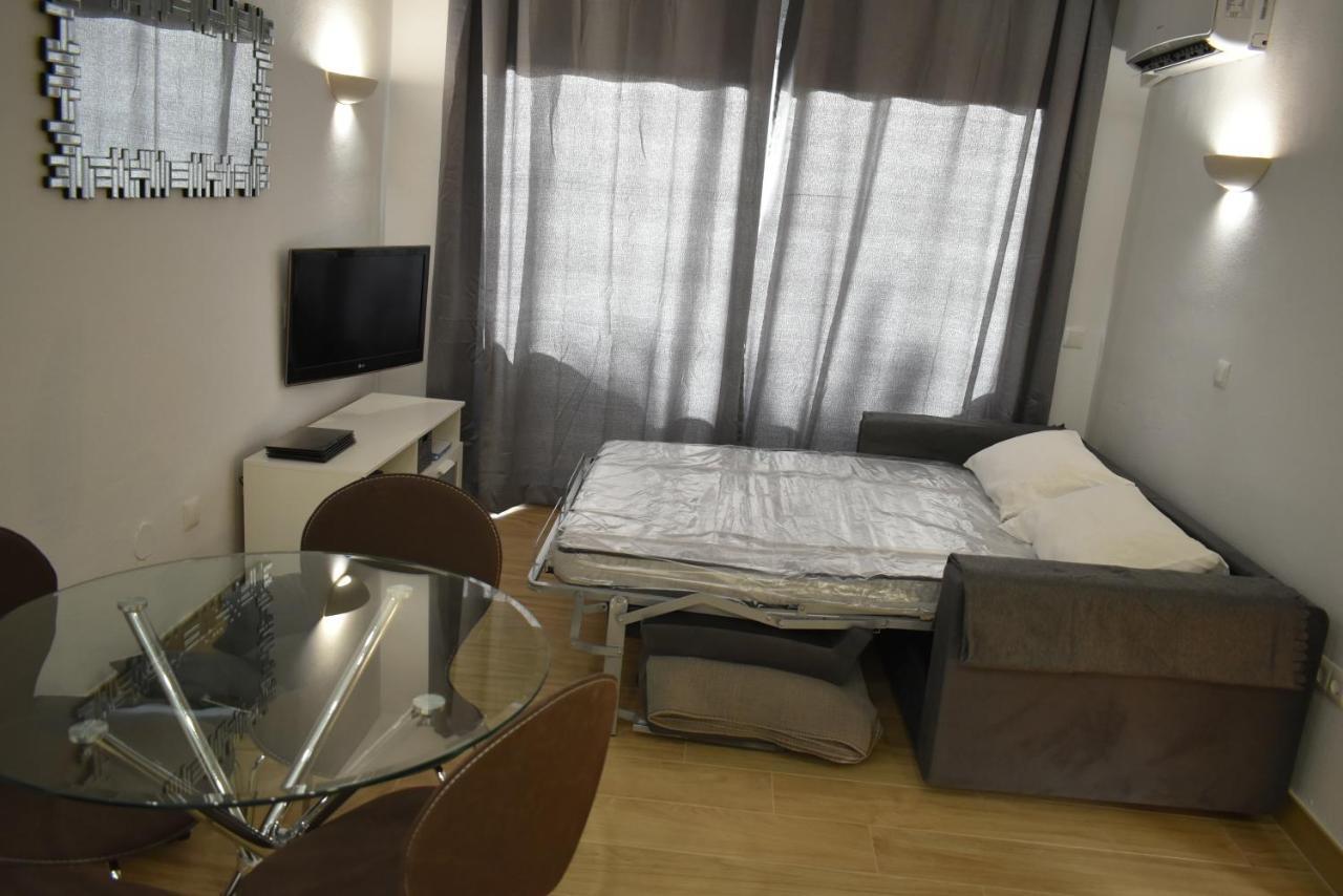 Benal Beach, Luxury Sea & Mountain View Beachside 1 Bedroom Apartment Бенальмадена Экстерьер фото